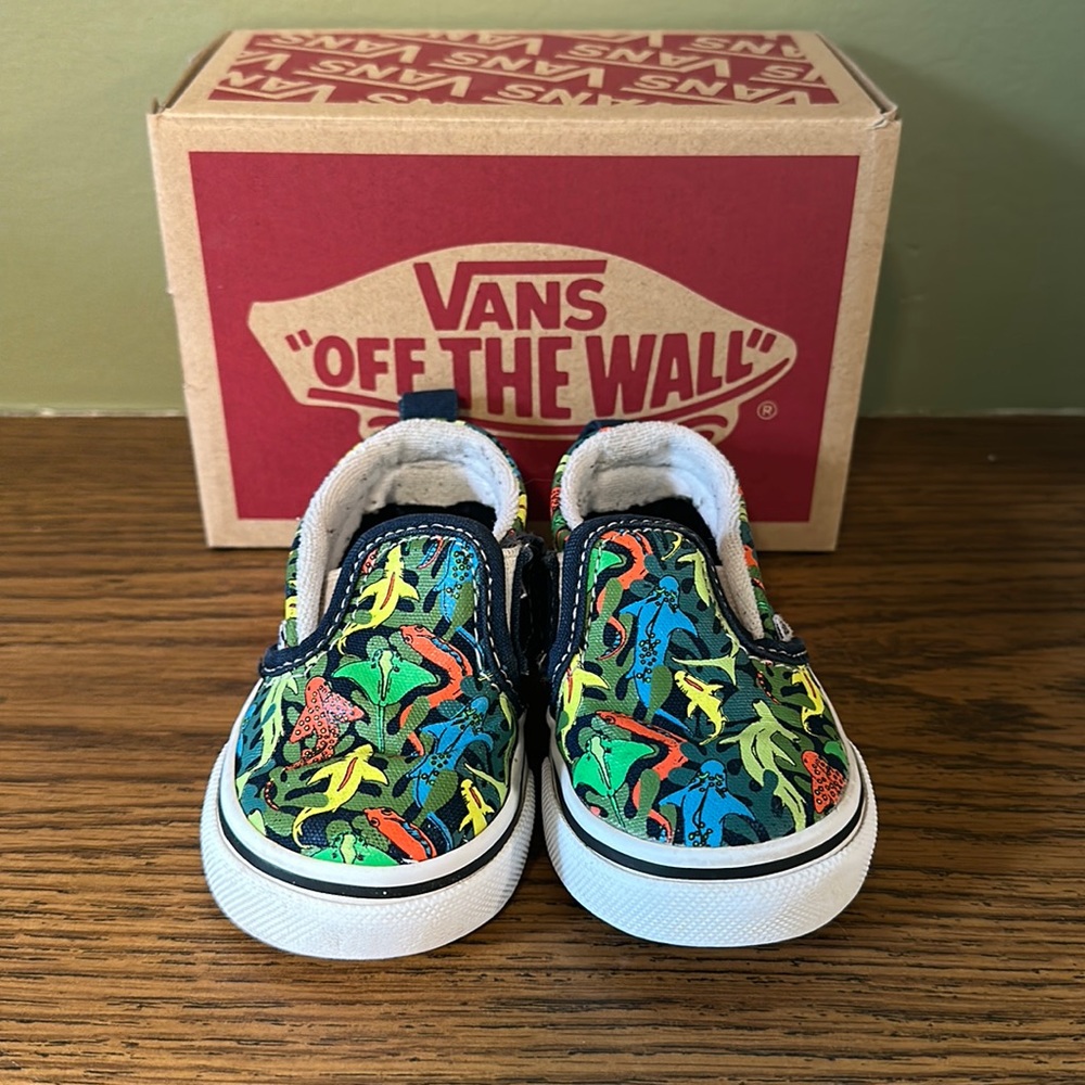 Glow sharks dress blues slip on vans